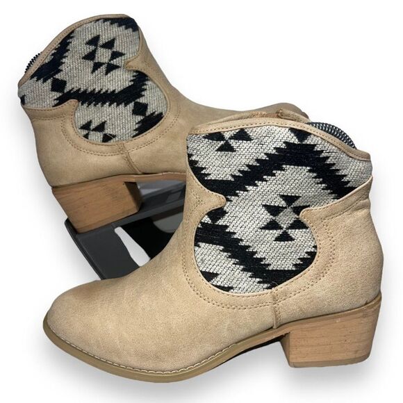 Francesca's Wallis Aztec Ankle Side Zip Bootie Beige Women's 7 - Picture 1 of 12